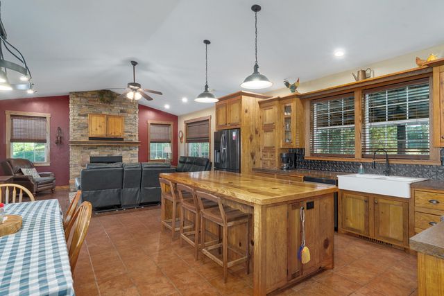 5313 S Farm Road 241, Rogersville, MO 65742