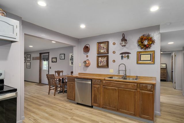 5313 S Farm Road 241, Rogersville, MO 65742