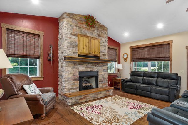 5313 S Farm Road 241, Rogersville, MO 65742