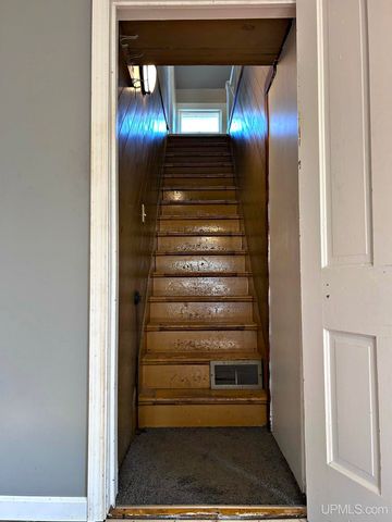 N2119 Bay De Noc Road, Menominee, MI 49858