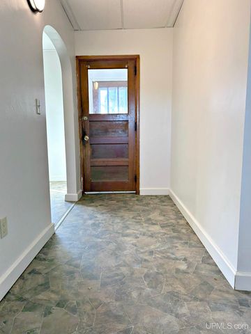 N2119 Bay De Noc Road, Menominee, MI 49858