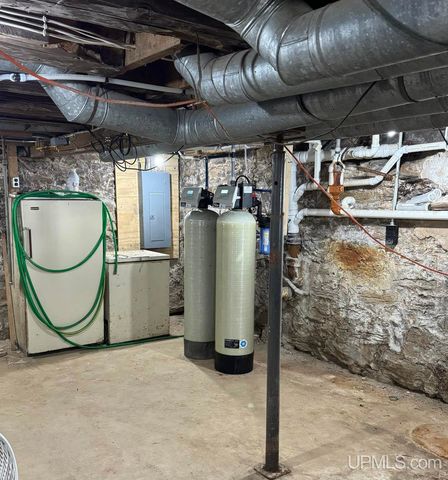 N2119 Bay De Noc Road, Menominee, MI 49858