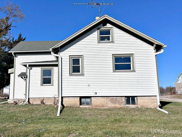N2119 Bay De Noc Road, Menominee, MI 49858