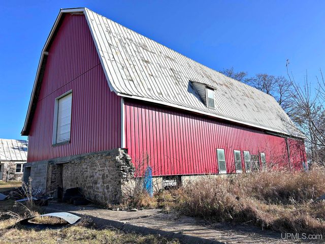 N2119 Bay De Noc Road, Menominee, MI 49858
