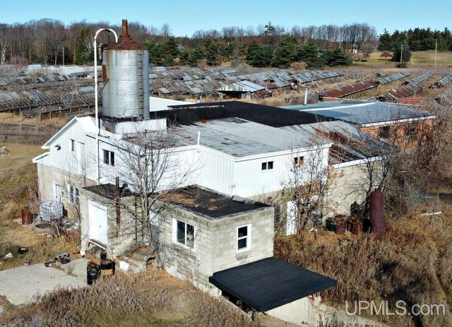 N2119 Bay De Noc Road, Menominee, MI 49858