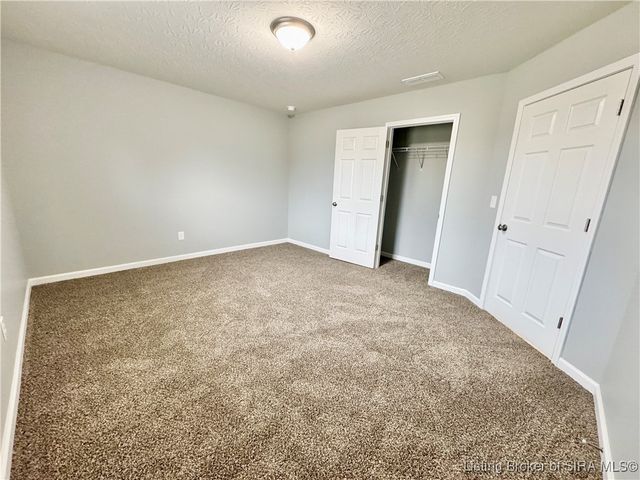 1237 Woodland Avenue, Scottsburg, IN 47170