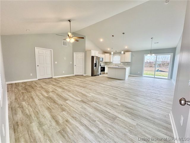 1237 Woodland Avenue, Scottsburg, IN 47170