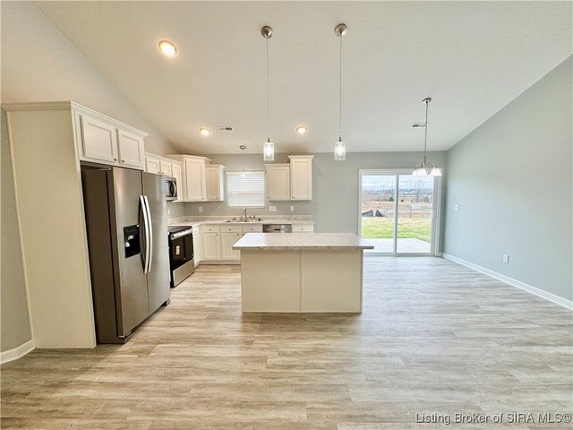 1237 Woodland Avenue, Scottsburg, IN 47170