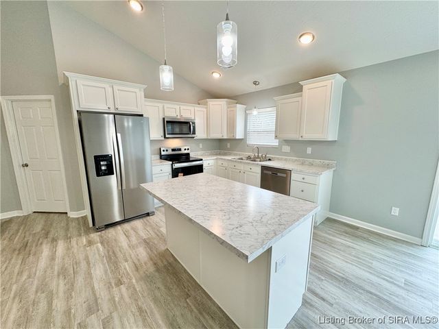 1237 Woodland Avenue, Scottsburg, IN 47170