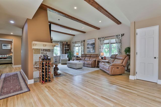 135 Ridge Road, Manchester, NH 03104