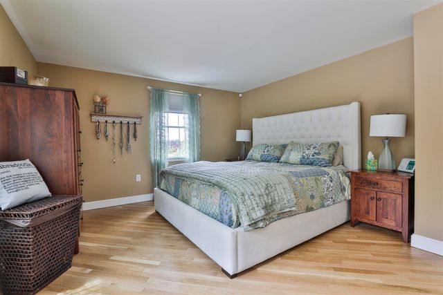 135 Ridge Road, Manchester, NH 03104