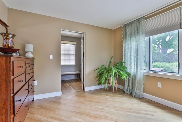 135 Ridge Road, Manchester, NH 03104