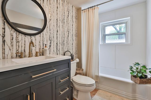 135 Ridge Road, Manchester, NH 03104