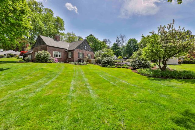 135 Ridge Road, Manchester, NH 03104