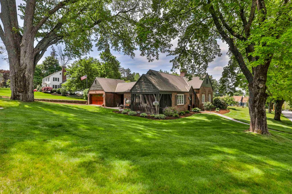 135 Ridge Road, Manchester, NH 03104