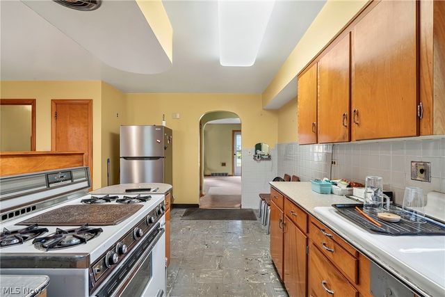1861 Lexington Avenue NW, Warren, OH 44485