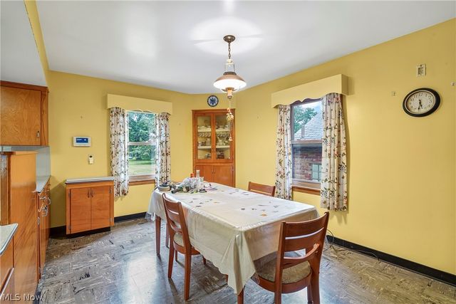 1861 Lexington Avenue NW, Warren, OH 44485