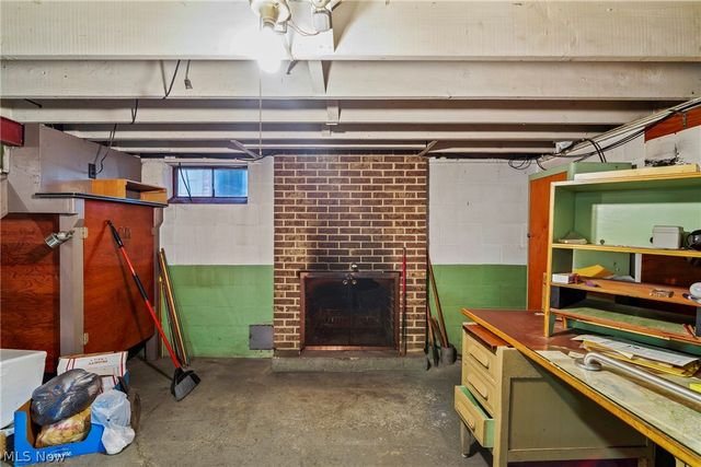 1861 Lexington Avenue NW, Warren, OH 44485