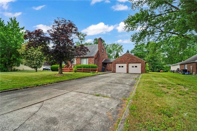 1861 Lexington Avenue NW, Warren, OH 44485