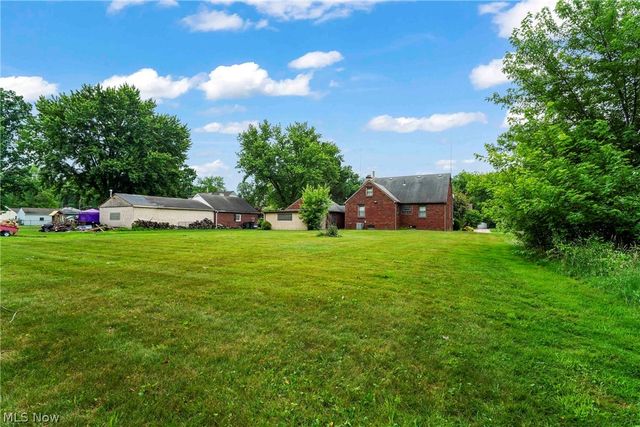 1861 Lexington Avenue NW, Warren, OH 44485
