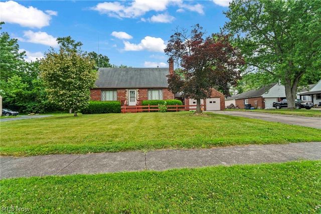 1861 Lexington Avenue NW, Warren, OH 44485