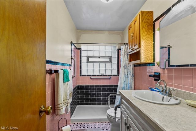 1861 Lexington Avenue NW, Warren, OH 44485