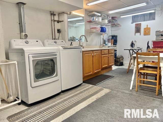 727 E CENTRAL PARK Avenue, Davenport, IA 52803