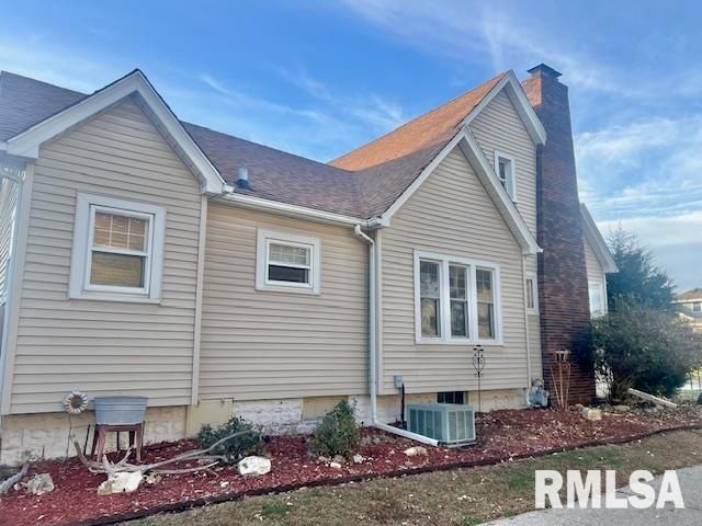 727 E CENTRAL PARK Avenue, Davenport, IA 52803