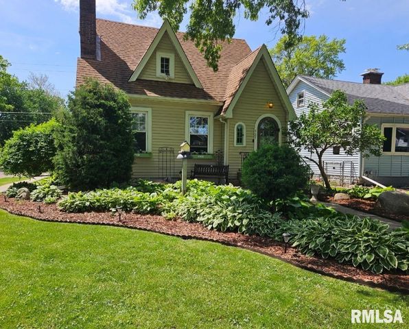 727 E CENTRAL PARK Avenue, Davenport, IA 52803