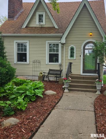 727 E CENTRAL PARK Avenue, Davenport, IA 52803