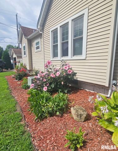 727 E CENTRAL PARK Avenue, Davenport, IA 52803