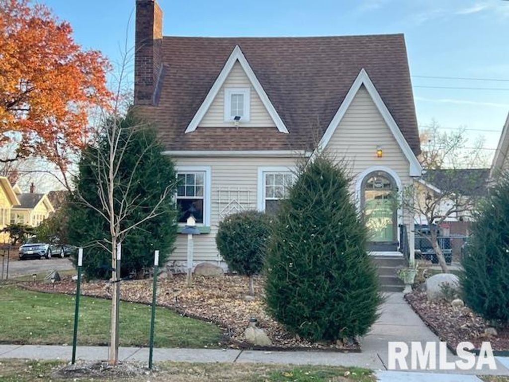 727 E CENTRAL PARK Avenue, Davenport, IA 52803