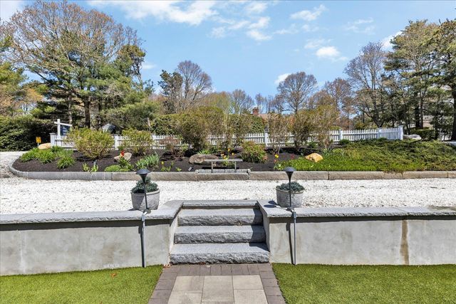 133 Walton Heath Way, Mashpee, MA 02649