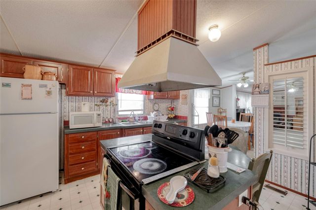 171 Rolling Meadows LN, Kyle, TX 78640