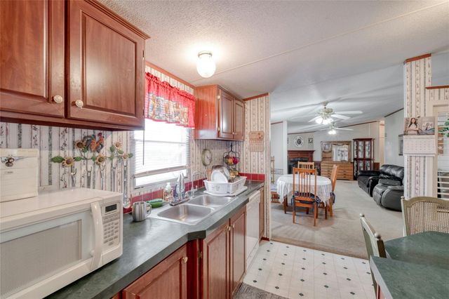 171 Rolling Meadows LN, Kyle, TX 78640