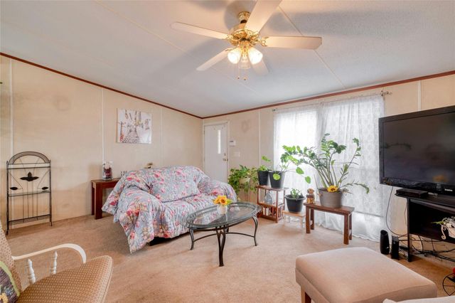 171 Rolling Meadows LN, Kyle, TX 78640