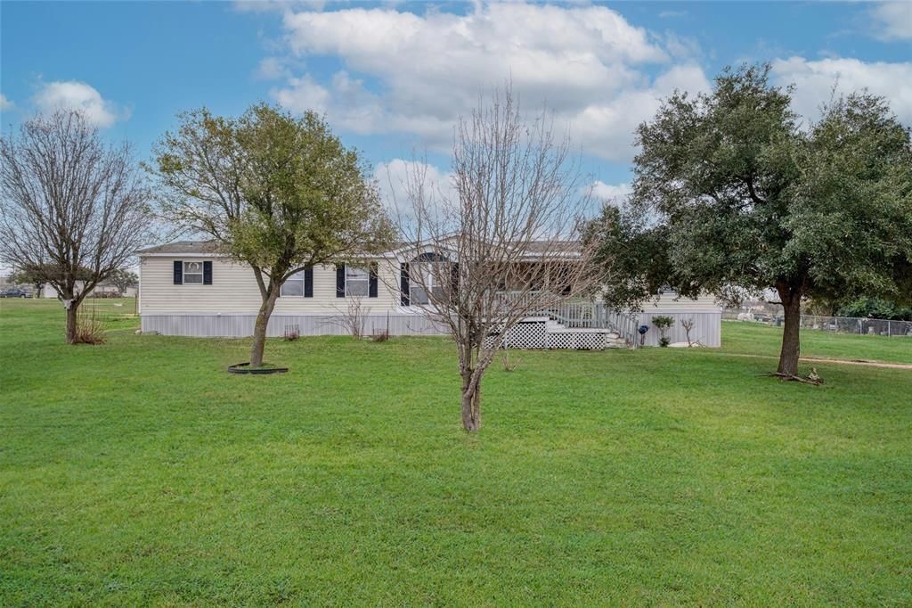 171 Rolling Meadows LN, Kyle, TX 78640