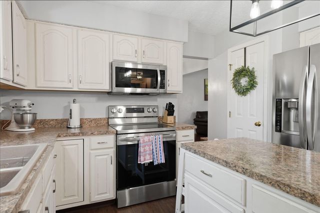 275 Spruce Hill Drive, Columbus, OH 43230