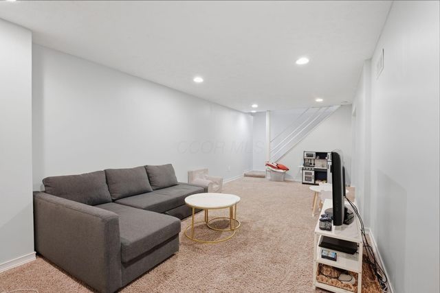 275 Spruce Hill Drive, Columbus, OH 43230