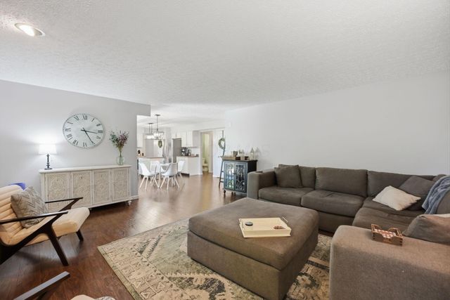 275 Spruce Hill Drive, Columbus, OH 43230