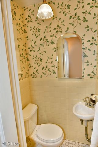 641 Fairway Drive NE, Warren, OH 44483