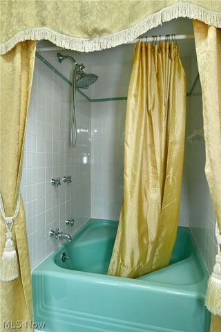 641 Fairway Drive NE, Warren, OH 44483