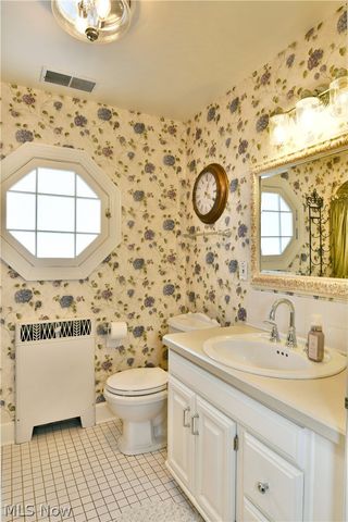 641 Fairway Drive NE, Warren, OH 44483