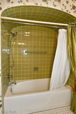 641 Fairway Drive NE, Warren, OH 44483