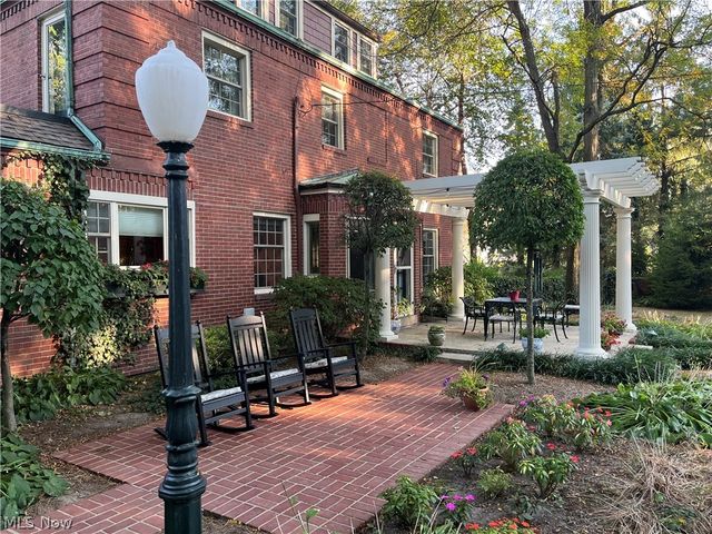 641 Fairway Drive NE, Warren, OH 44483