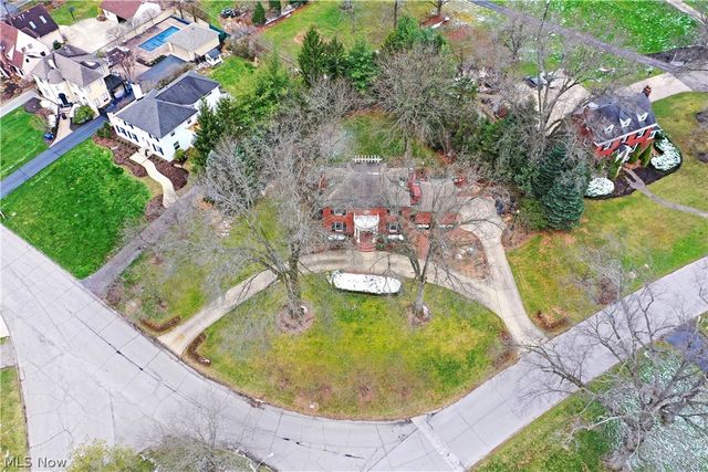 641 Fairway Drive NE, Warren, OH 44483