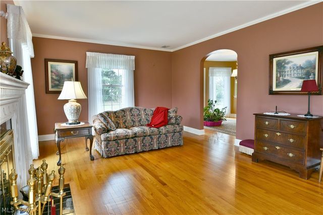 641 Fairway Drive NE, Warren, OH 44483