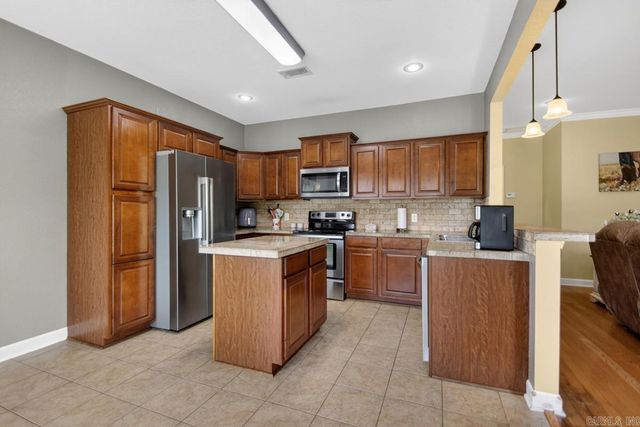 4458 S Aaronfield Circle, Benton, AR 72015