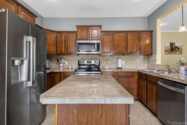 4458 S Aaronfield Circle, Benton, AR 72015