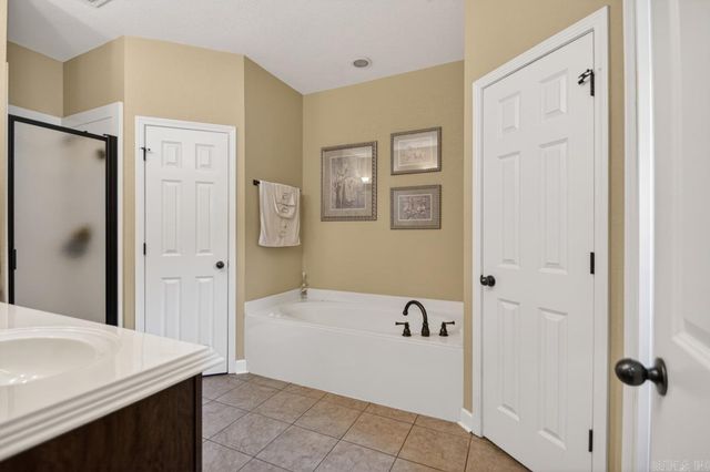 4458 S Aaronfield Circle, Benton, AR 72015